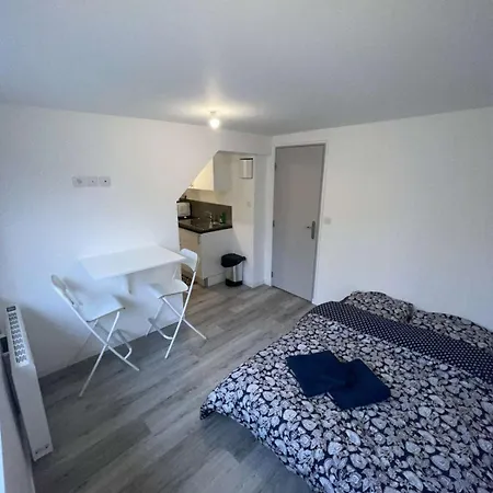 Elie Cosy Et Lumineux, 5 Min Gare